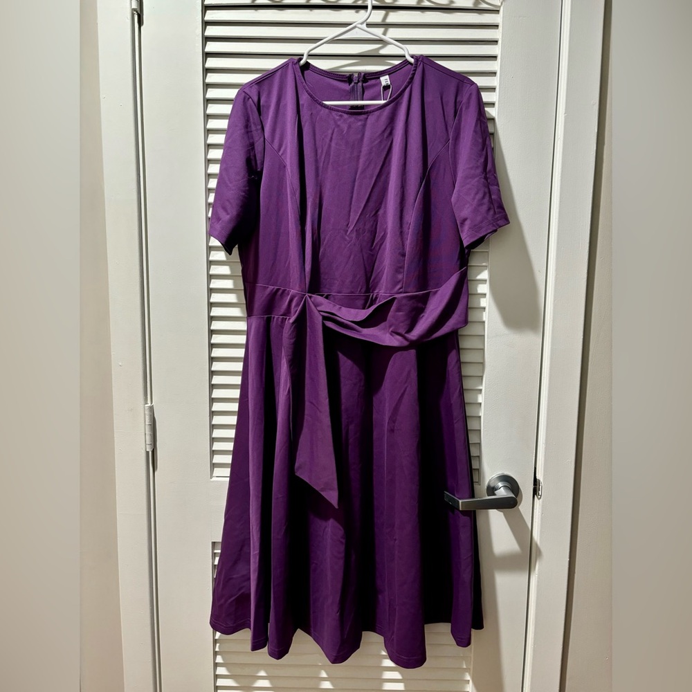 NEW Fenjar Purple Knee Length Dress 18